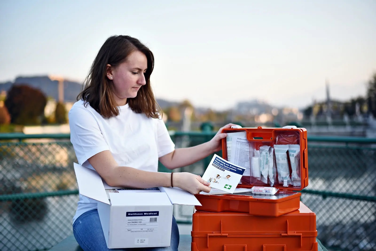 Kostenlose Erste-Hilfe-Kasten Überprüfung vor Ort Erste Hilfe Kasten Überprüfung für Hotels und Restaurants